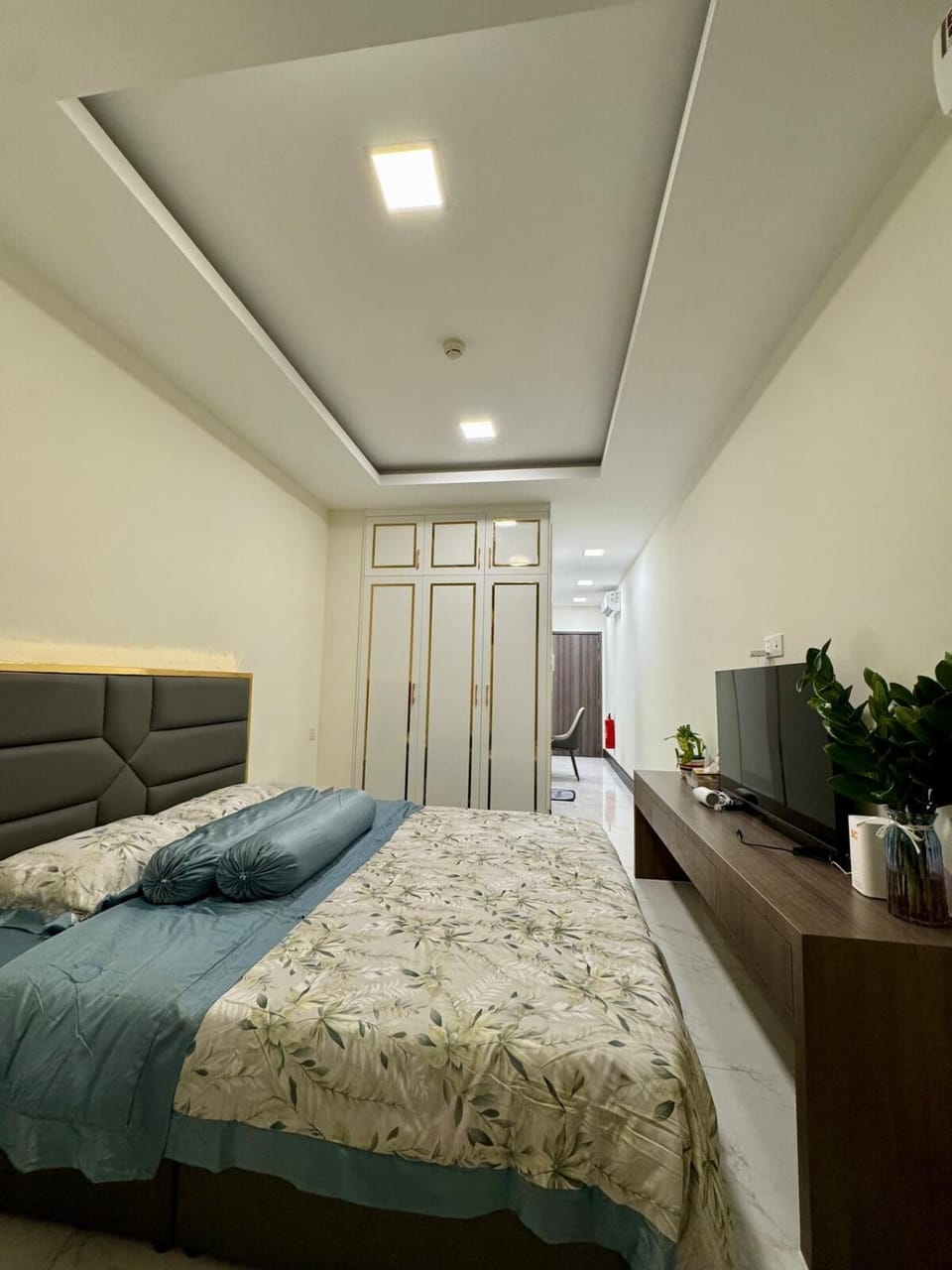Luxury Condo with Pool View at Orkide Royal Condo Apartment in Phnom Penh Province
