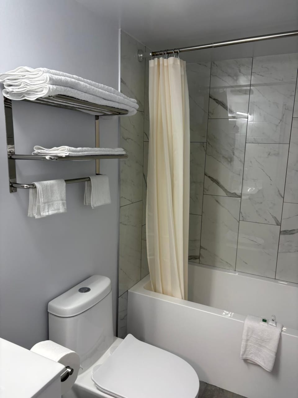 Rundle Inn and Suites Hotel in Edmonton