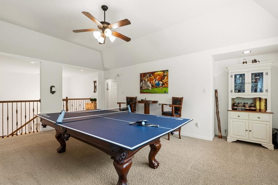 World Cup Family HQ Pool Theater Games Sleeps 12 people House in Conroe