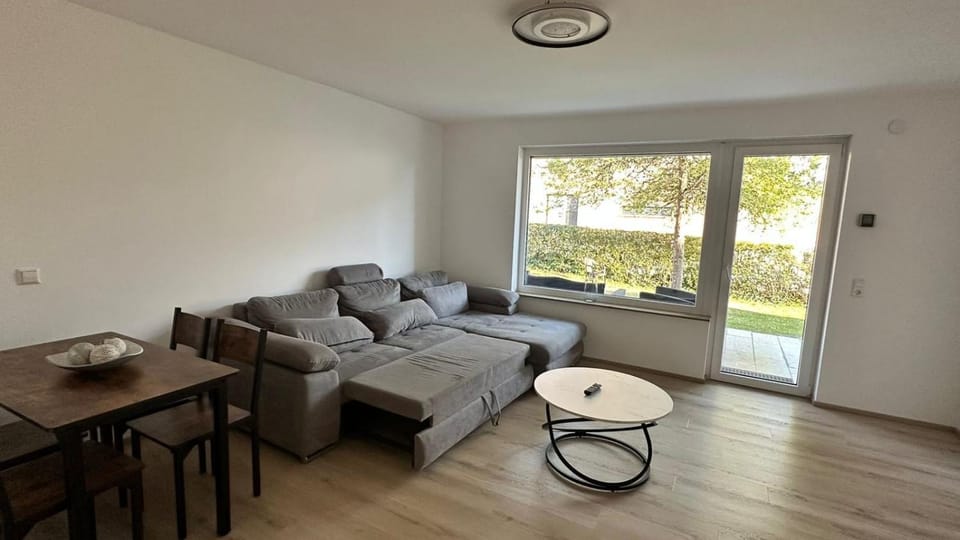 Garden, Living room, Seating area, Dining area