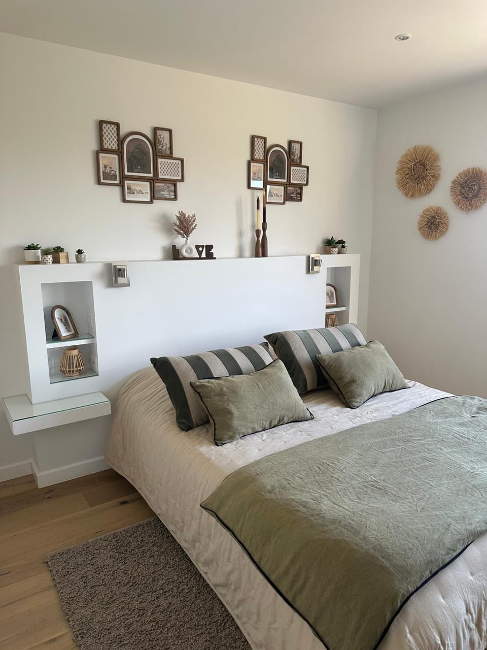 Living room, Bedroom