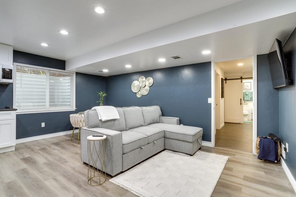 5 Mi to Barr Lake! Suburban Family Retreat Apartment in Brighton