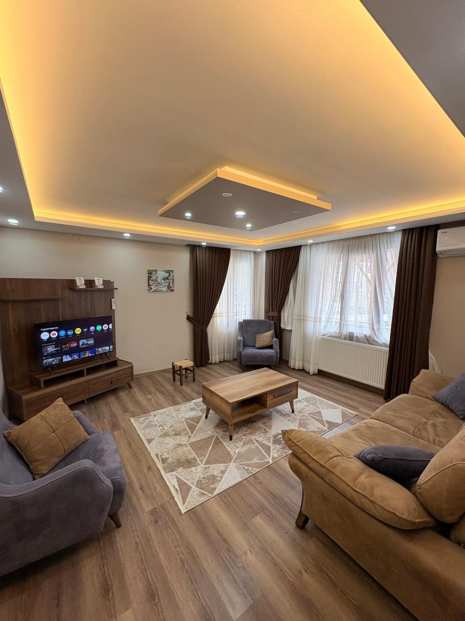 TV and multimedia, Living room, Seating area