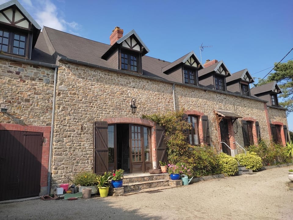 Appartement dans une maison en campagne Apartment in Normandy