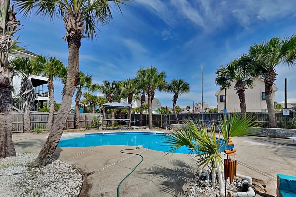 Stay Awhile House in Pensacola Beach