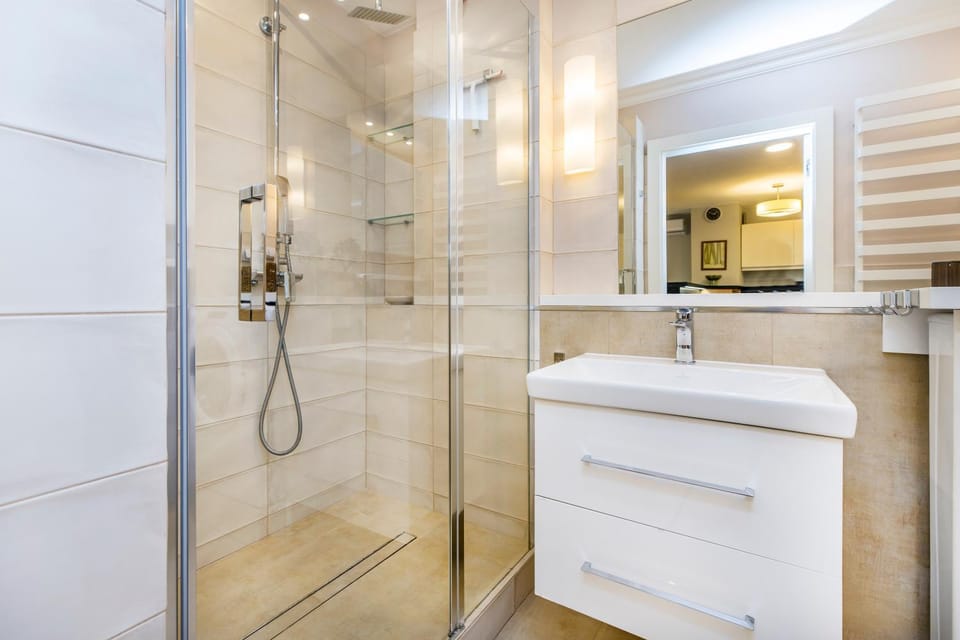 Shower, Bathroom