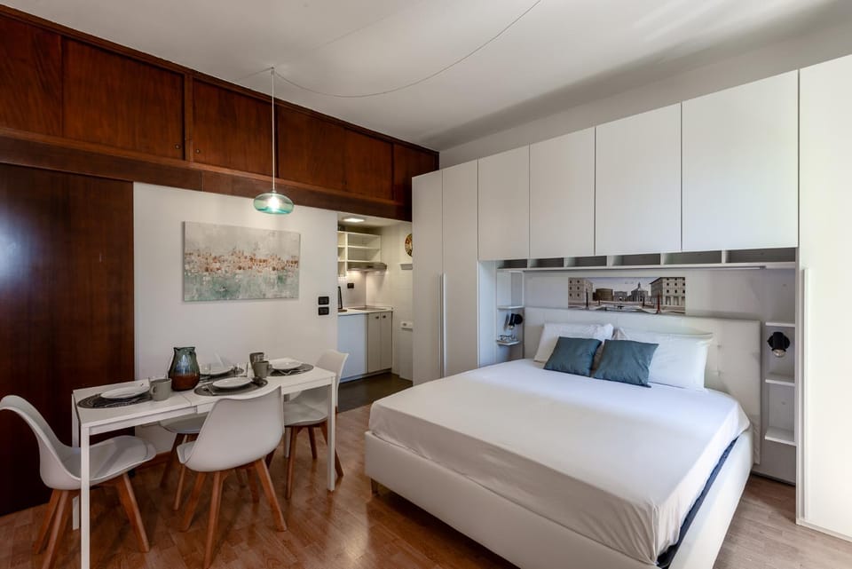Spring, Bed, Day, Night, Winter, Summer, Kitchen or kitchenette, Dining area, Bedroom, Autumn, Seasons, Time of day, heating, internet, soundproof, towels, wardrobe, kitchen, air conditioner