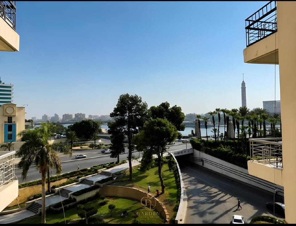 Property building, Natural landscape, Balcony/Terrace, City view, Street view