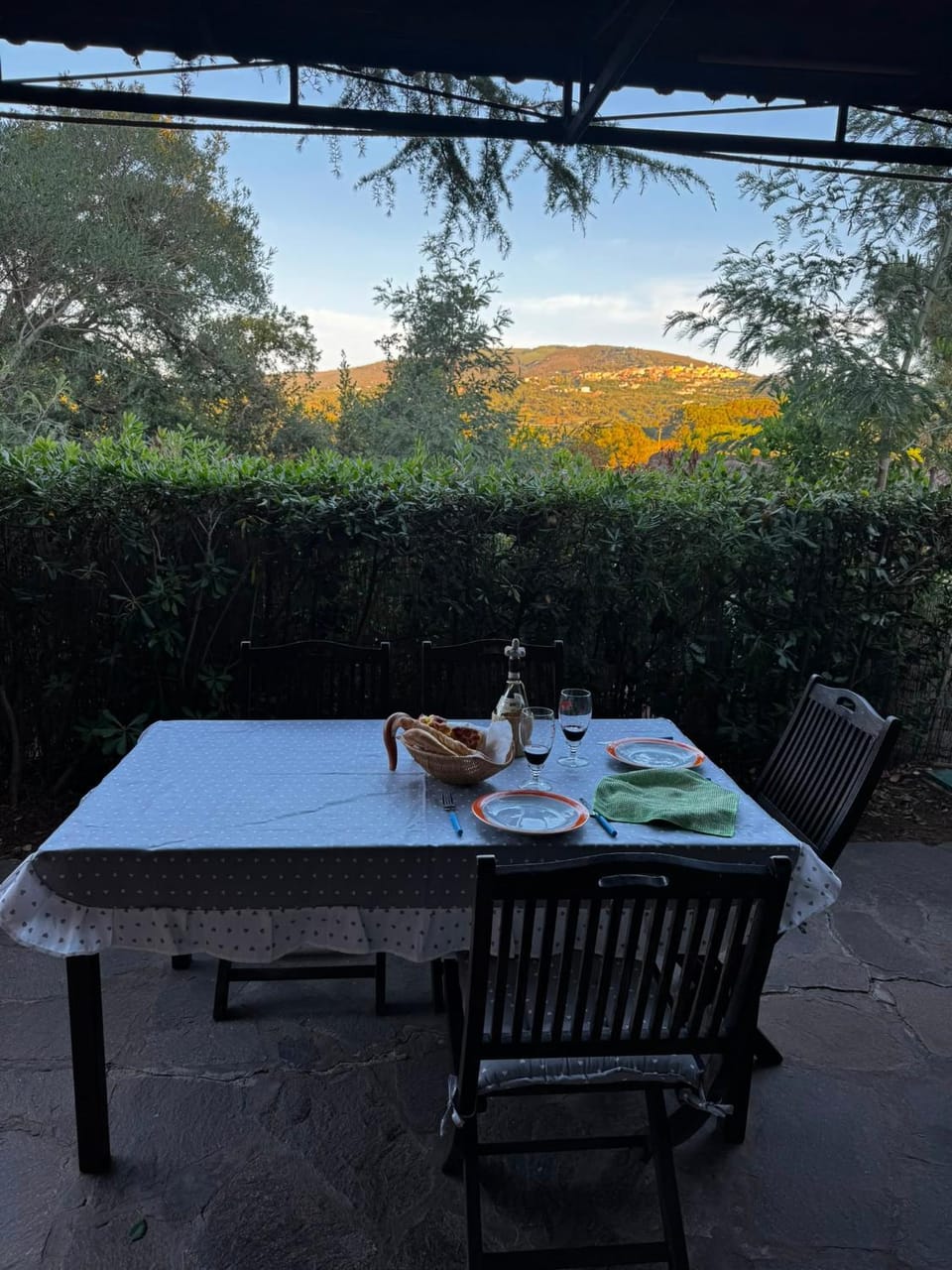 Garden, Dining area, City view, Garden view