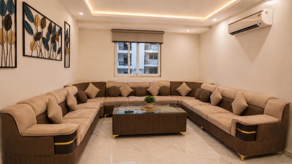 Very Spacious 3BHK Suite Near Noida Expressway Apartment in Noida