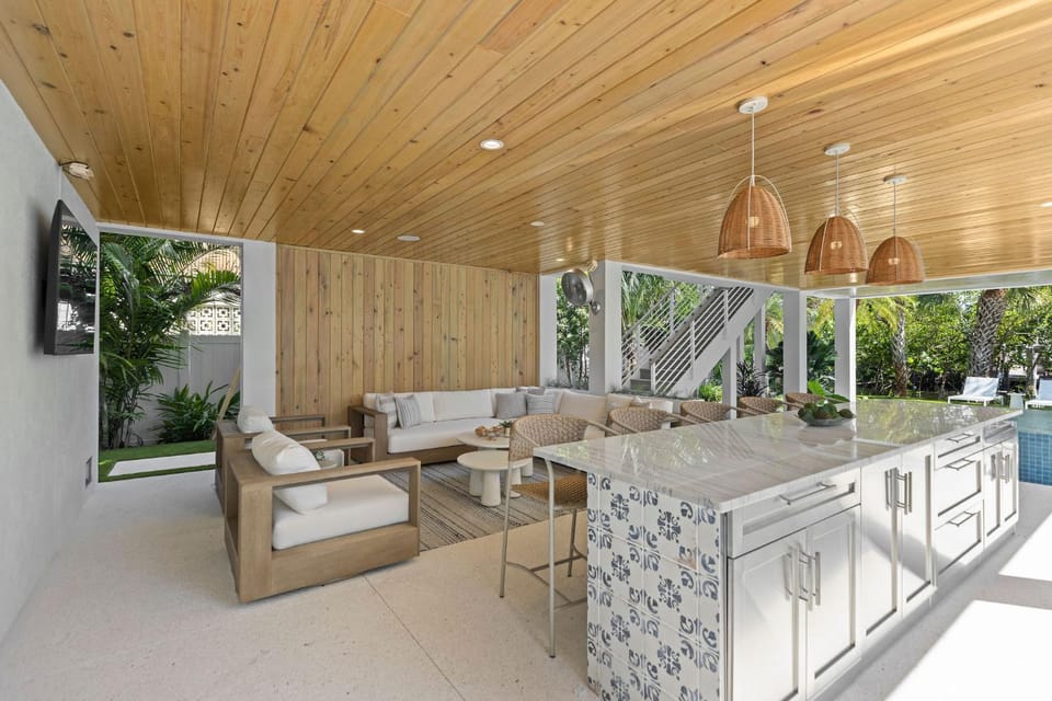 Patio, Day, Garden, Kitchen or kitchenette, Seating area, Swimming pool, furniture, kitchen