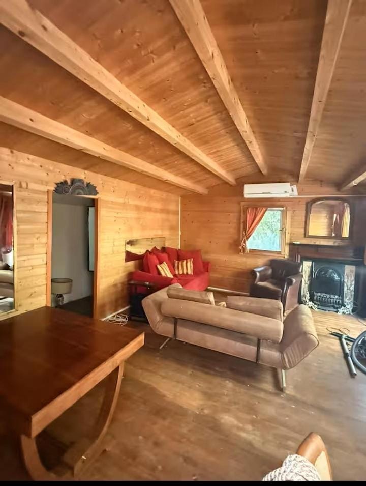 cabane du sud Campground/ 
RV Resort in Nimes
