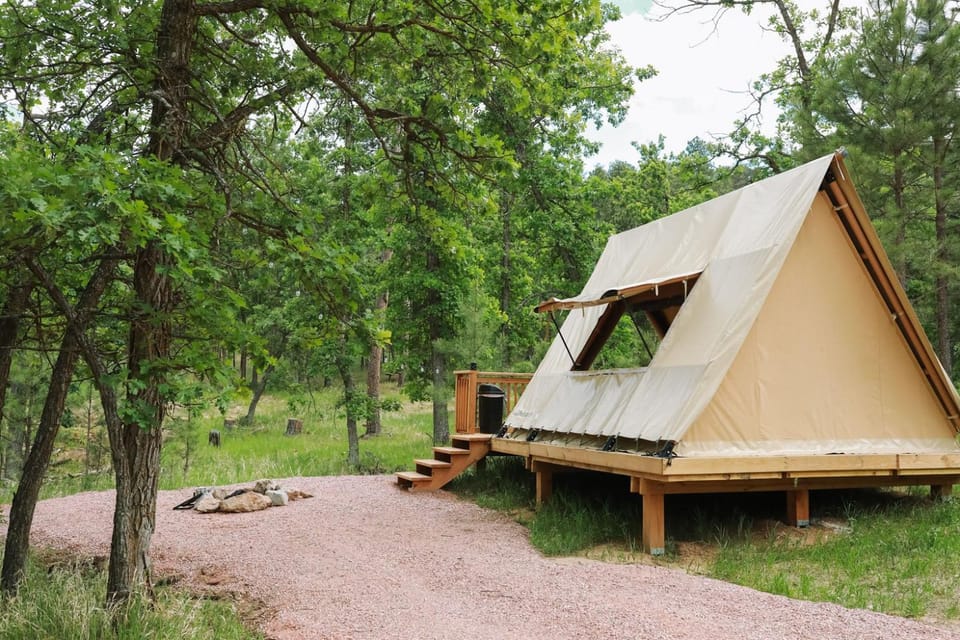 Glamping Retreat, Forest Escape in the Black Hills Luxury tent in East Custer