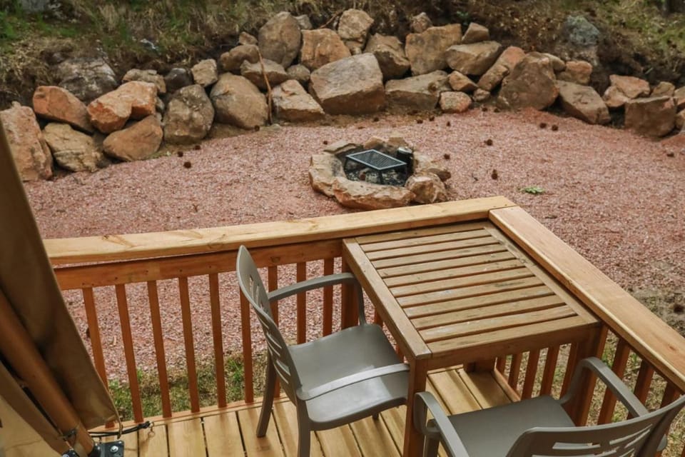 Glamping Retreat, Forest Escape in the Black Hills Luxury tent in East Custer