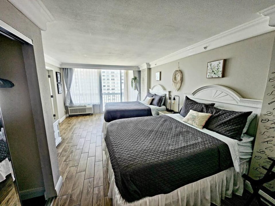 Private balcony ocean view 1 bedroom full kitchen Apartment in Holly Hill