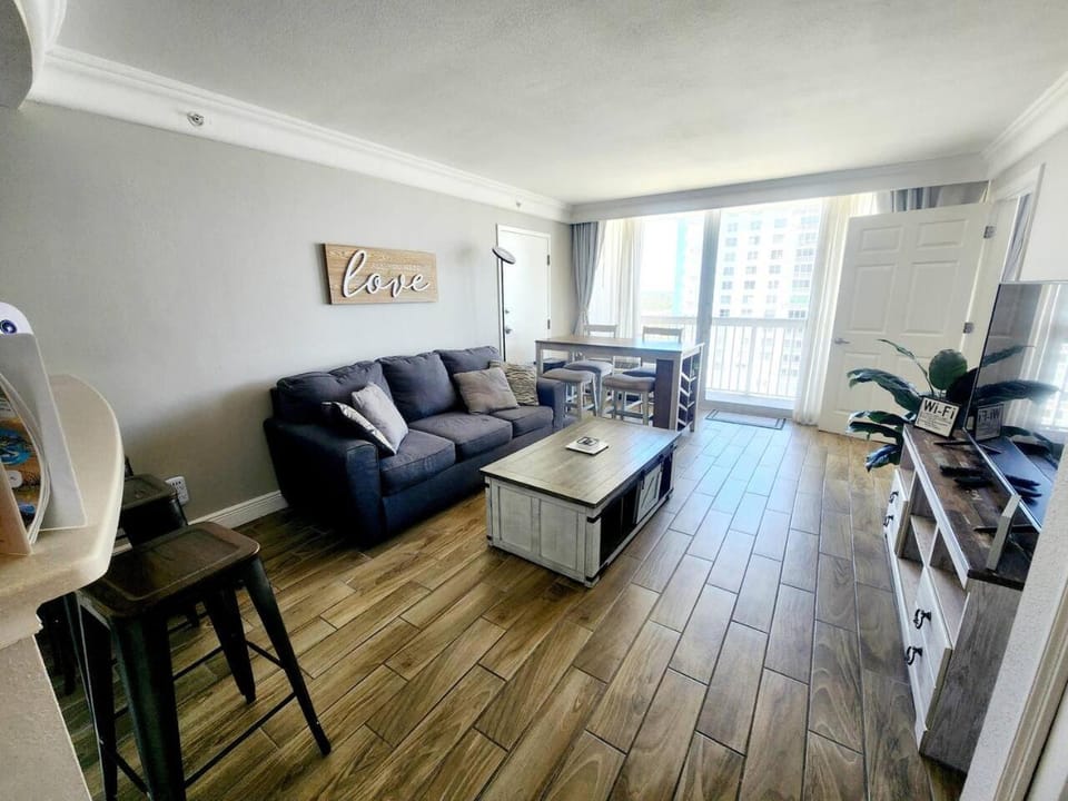 Private balcony ocean view 1 bedroom full kitchen Apartment in Holly Hill