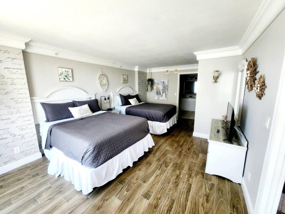 Private balcony ocean view 1 bedroom full kitchen Apartment in Holly Hill