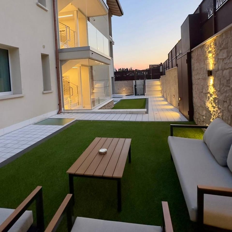 Garden, Internal: Not applicable to any particular room