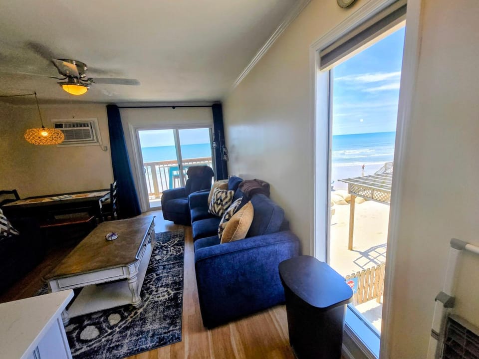 Steps to the Ocean! 219 House in North Topsail Beach