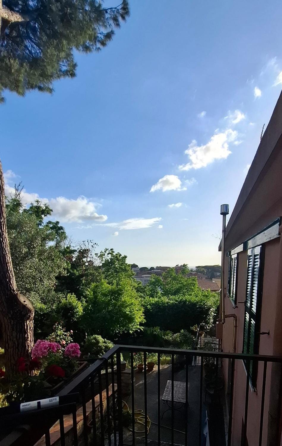 View (from property/room), Garden view, Inner courtyard view