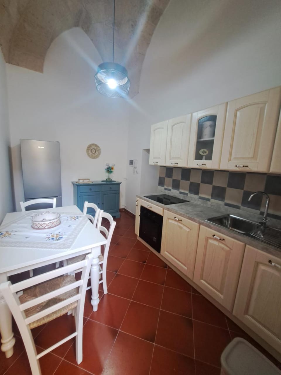 Kitchen or kitchenette, Dining area, oven, stove