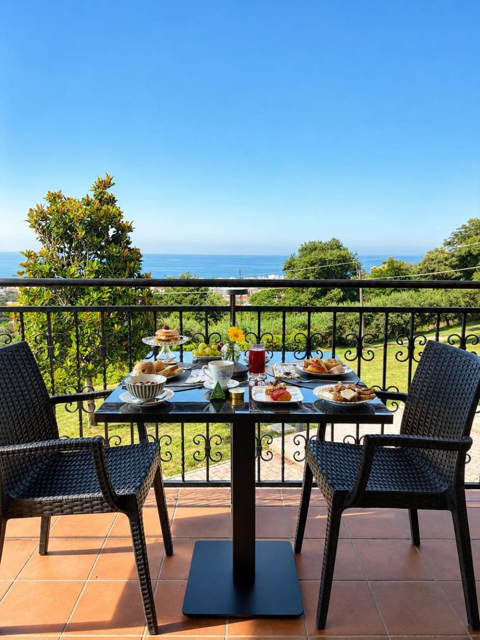 Natural landscape, Balcony/Terrace, Seating area, Breakfast