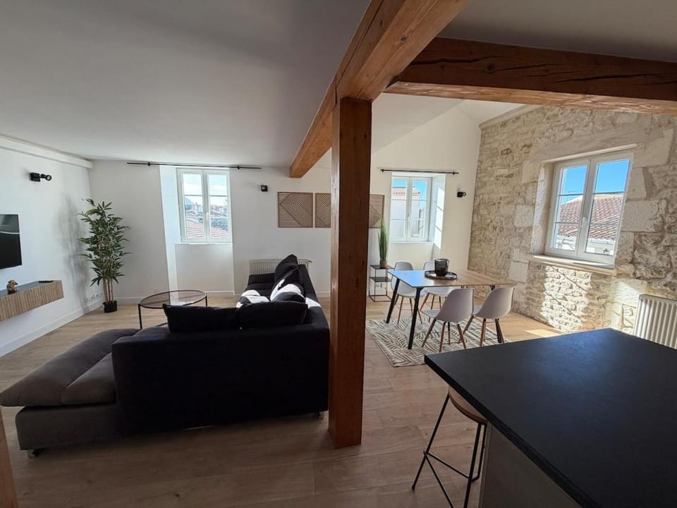 Séjour bord de mer T3 lumineux à 100 m de la plage Apartment in Nouvelle-Aquitaine