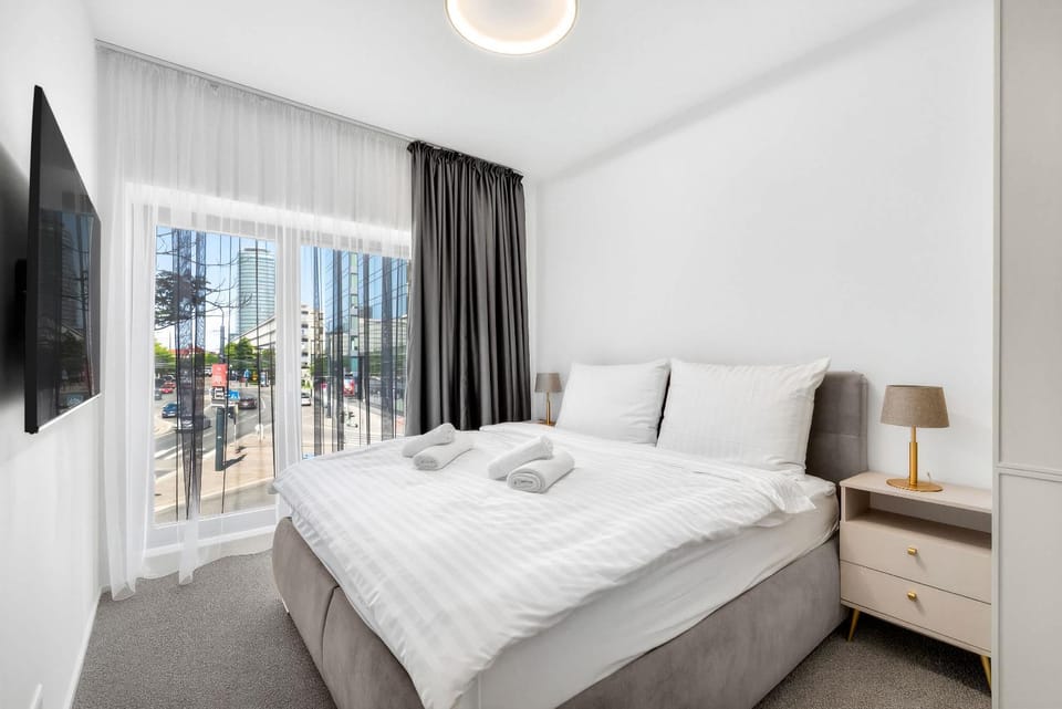 Bed, TV and multimedia, Photo of the whole room, Evening entertainment, Bedroom, towels