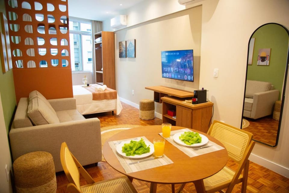 Copacabana | Reformado em ótima localização Apartment in Rio de Janeiro