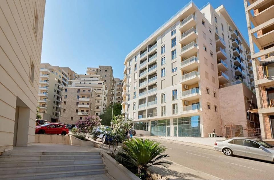 Modern 2-Bedroom Apartment, Becici, Budva Apartment in Budva Municipality