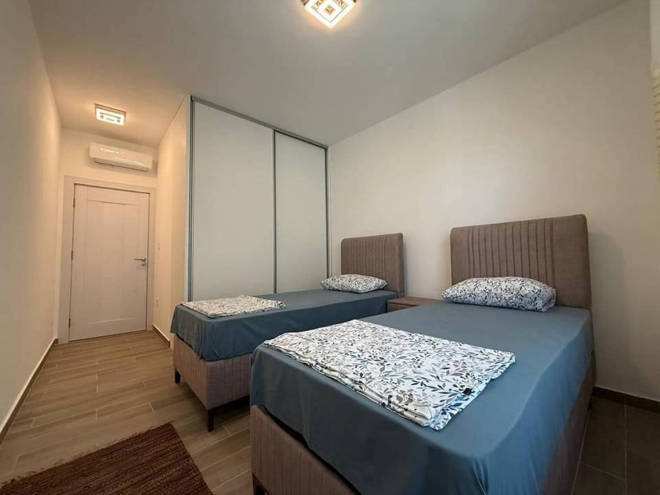 Modern 2-Bedroom Apartment, Becici, Budva Apartment in Budva Municipality