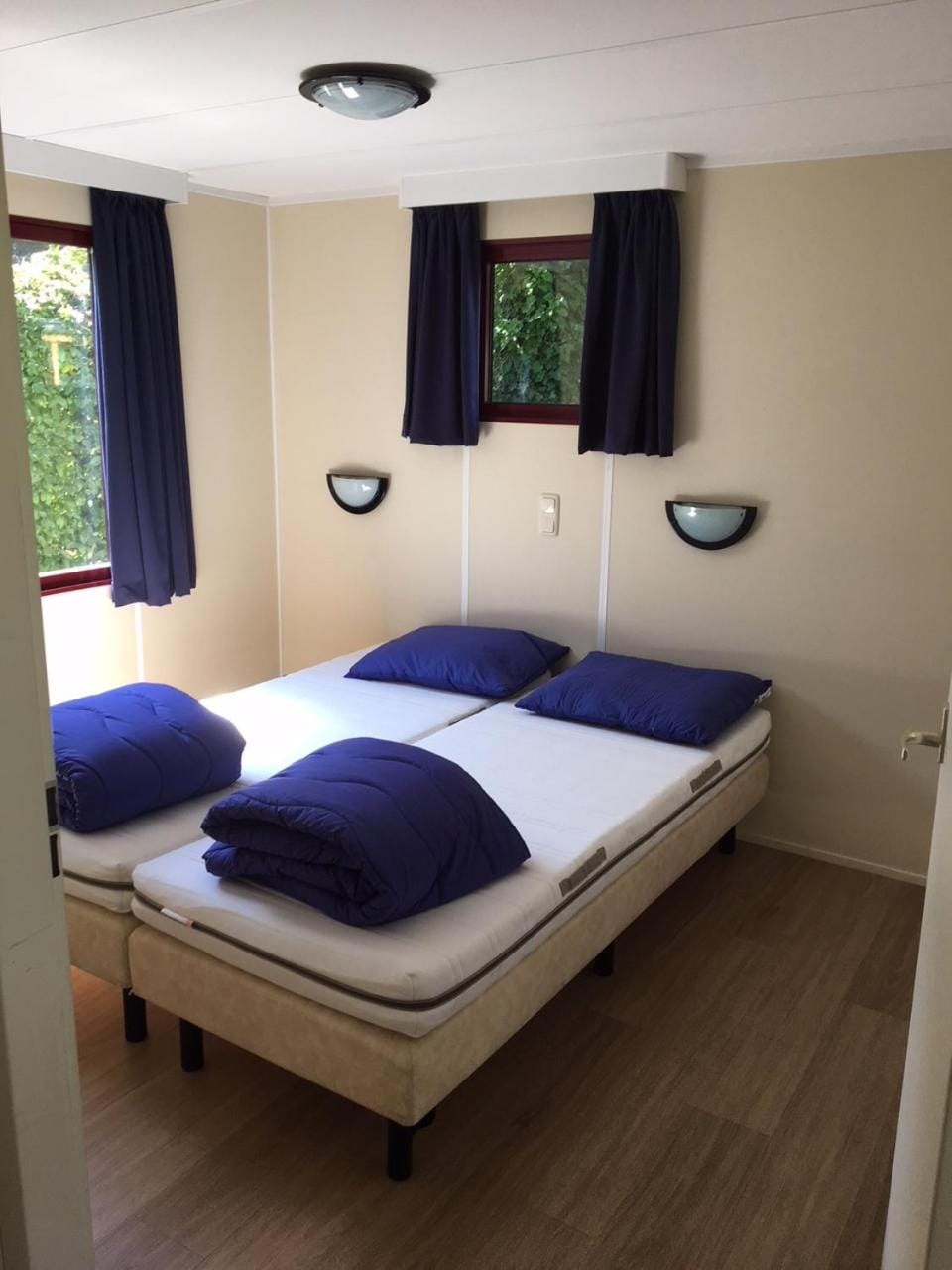 Chalet met Veranda en whirlpool gelegen in NP Drents Friese Wold, camping met zwembad 71 Campground/ 
RV Resort in Drenthe (province)