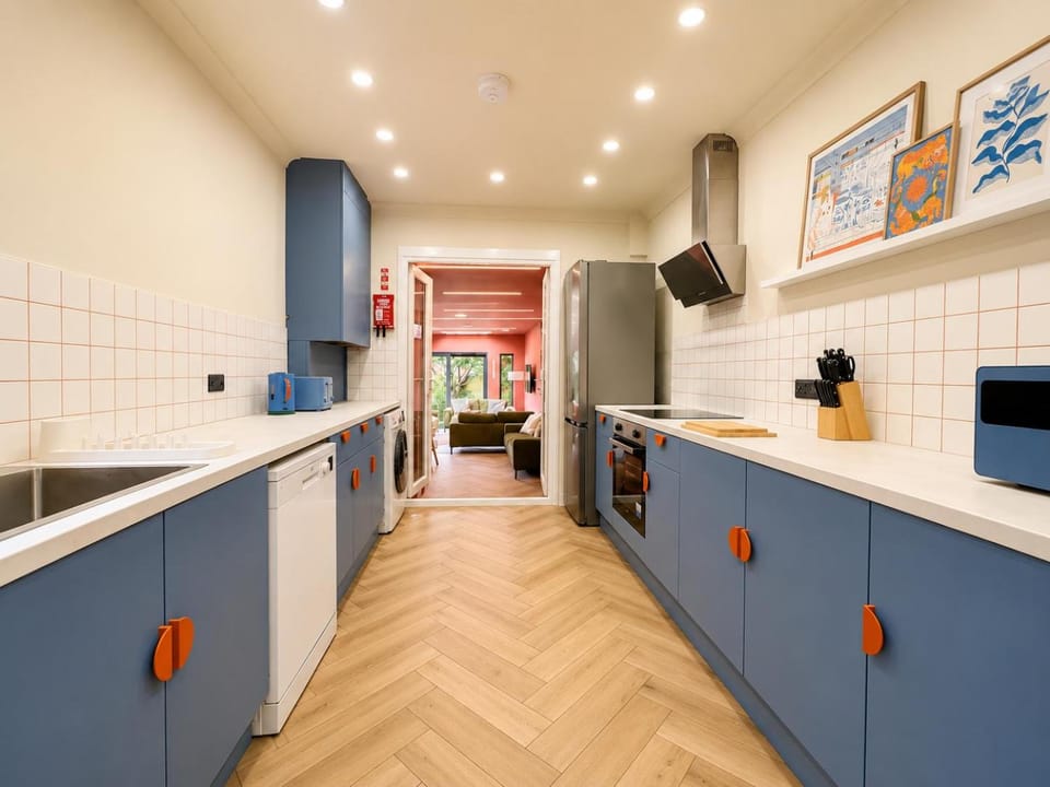 dishwasher, microwave, oven, stove, washing machine, kitchen