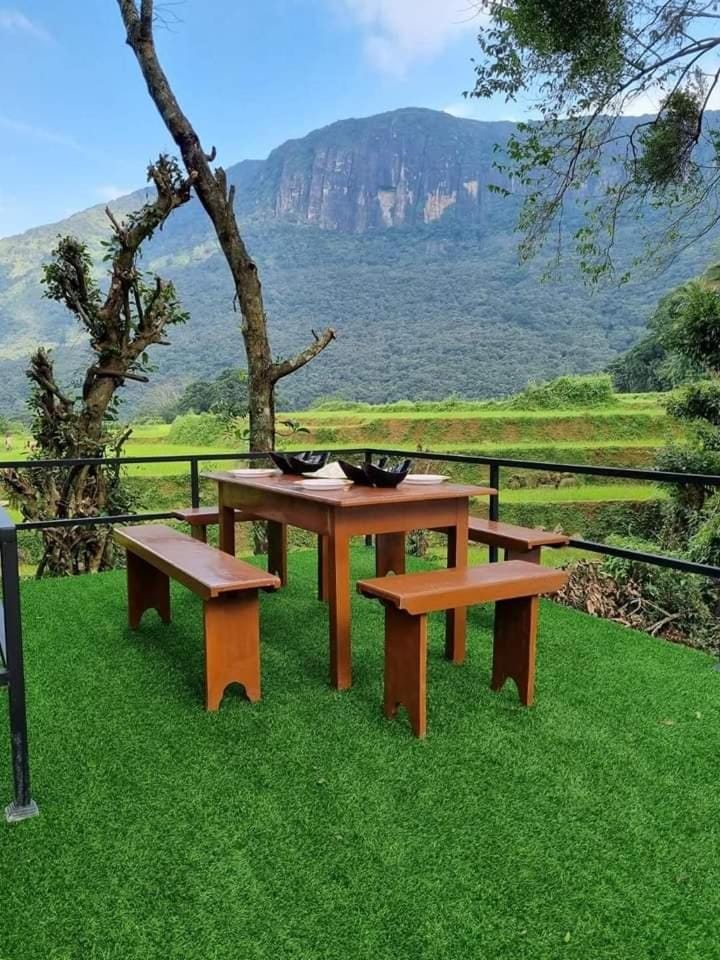 Nixon Anroos Nature lodge in Central Province