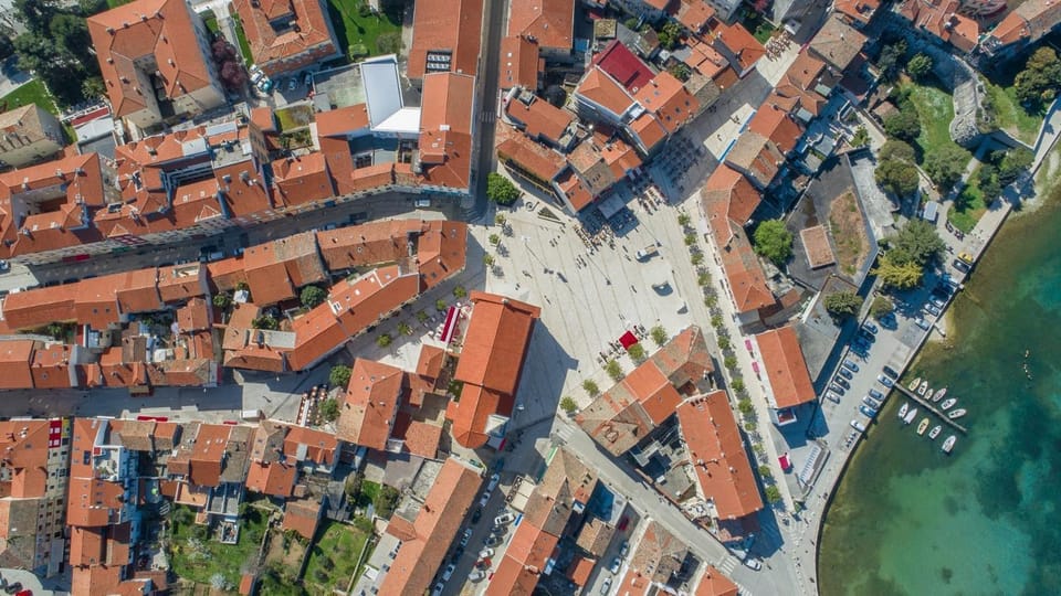 Neighbourhood, Bird's eye view