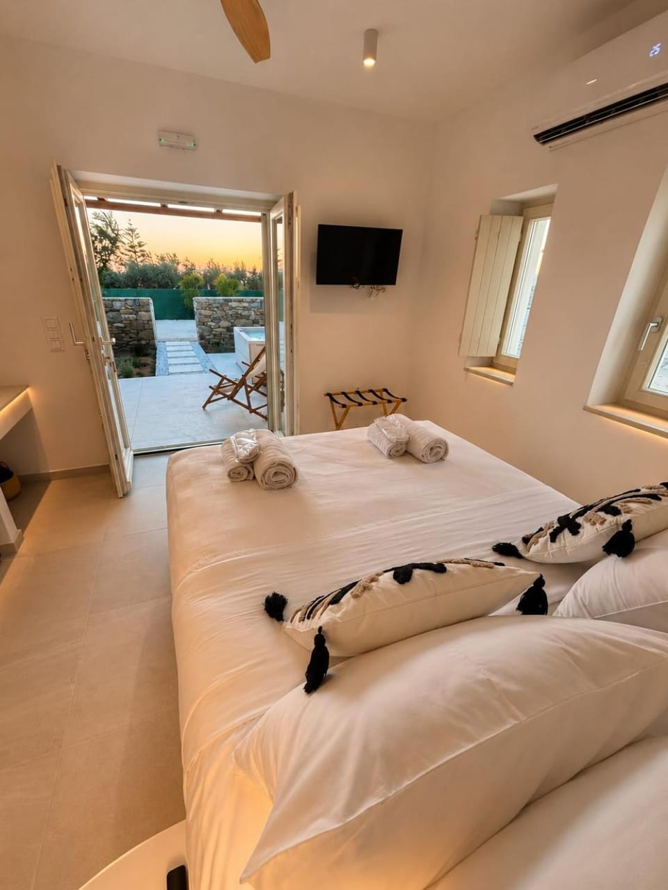 Anastasia's Cycladic House with jacuzzi House in Paros, Greece