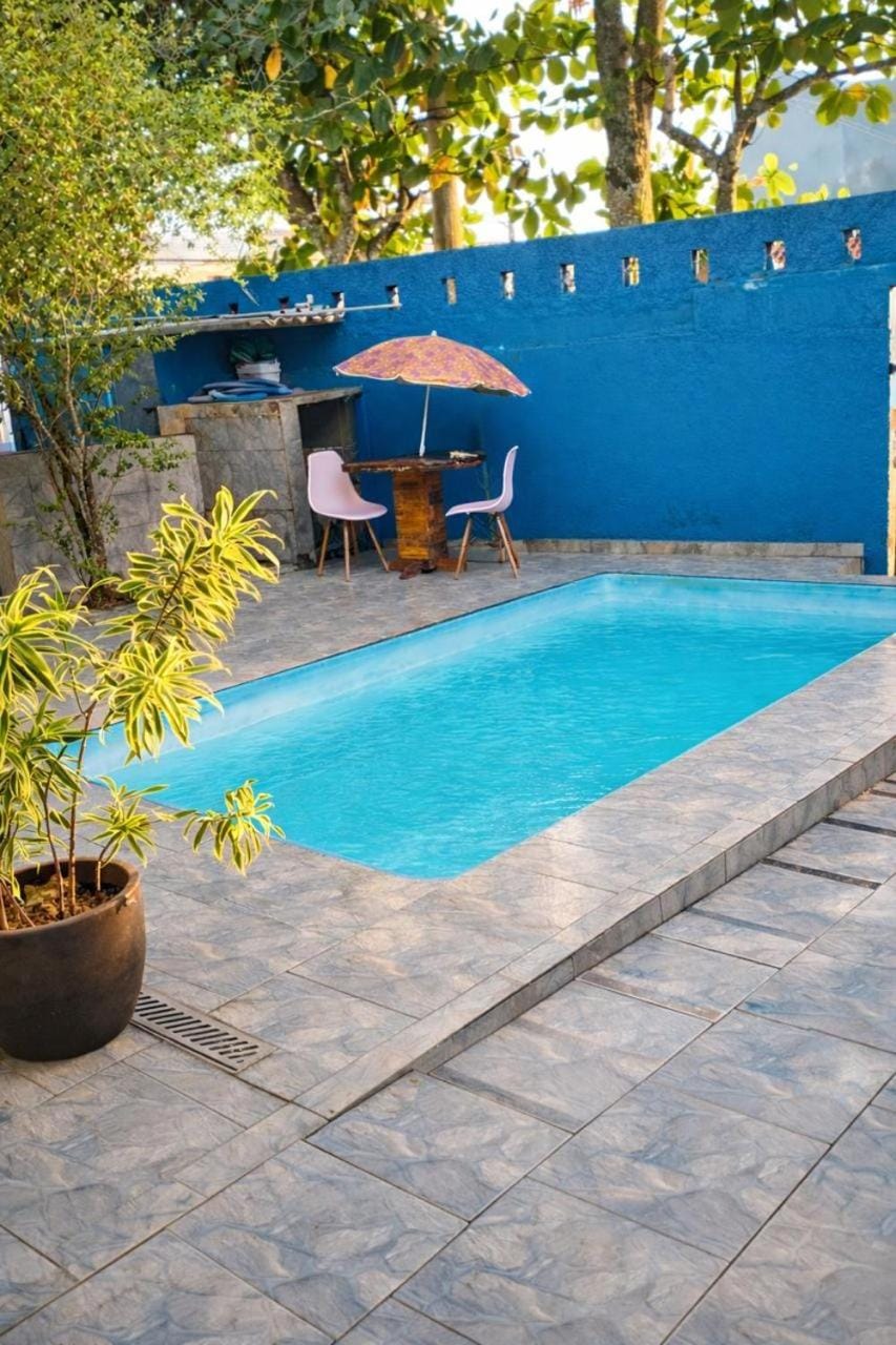Casa Carol Vans Hostel in Peruíbe