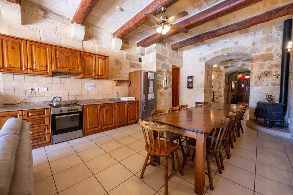 Xaghra 5BDR Farmhouse with Pool by PMI Malta House in Malta