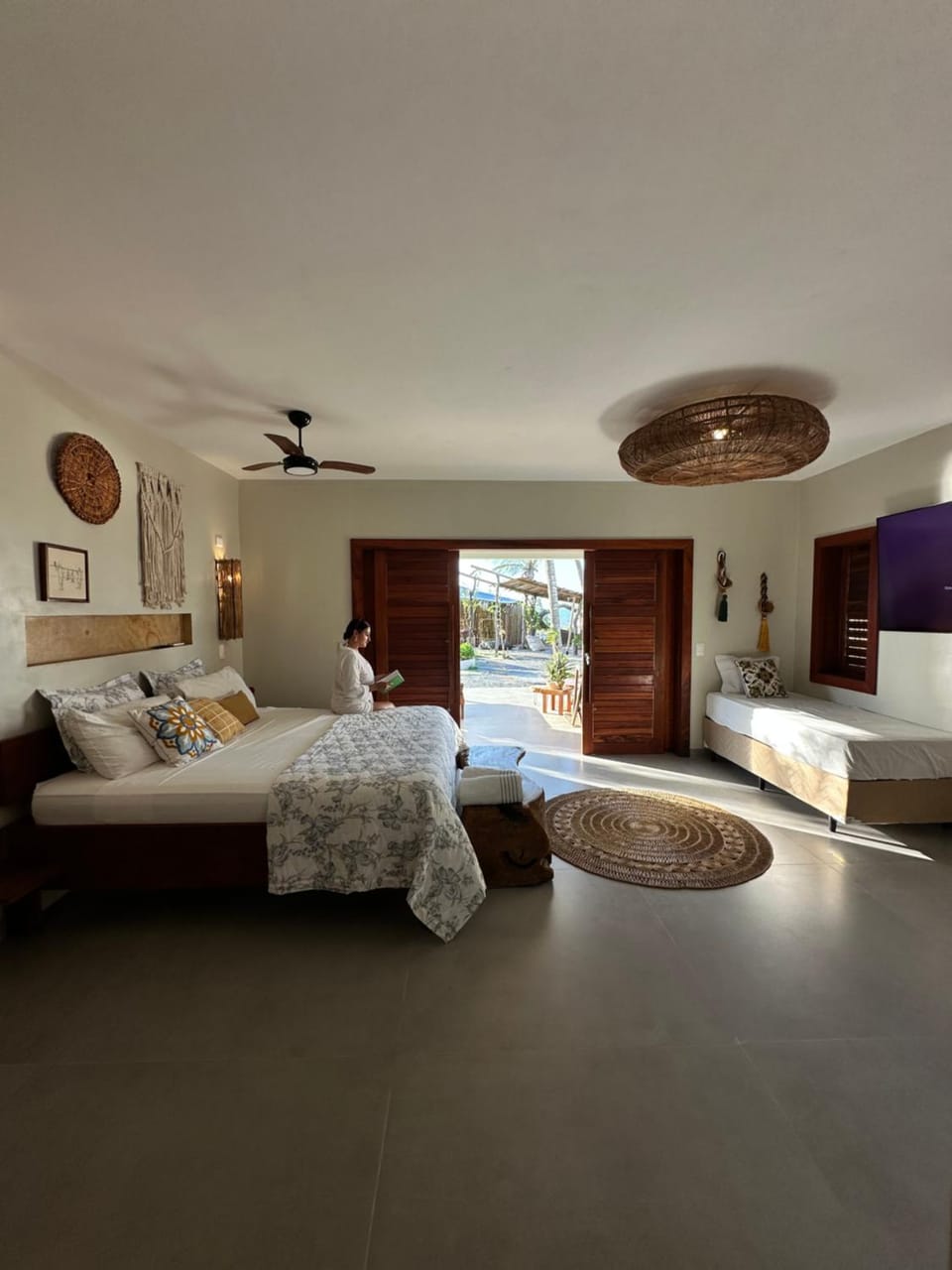 Bed, Photo of the whole room, Bedroom, fireplace