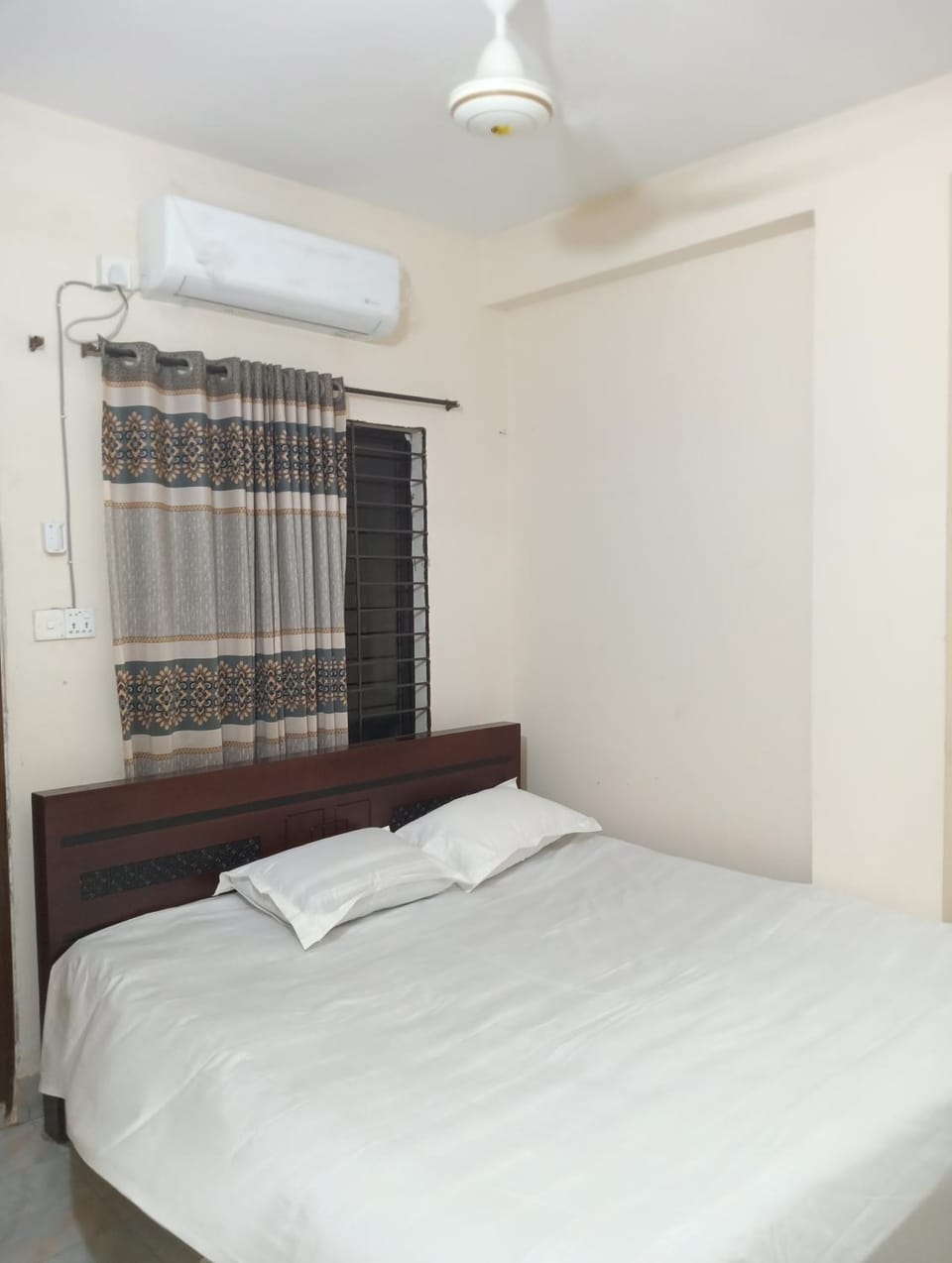 Bedroom, air conditioner