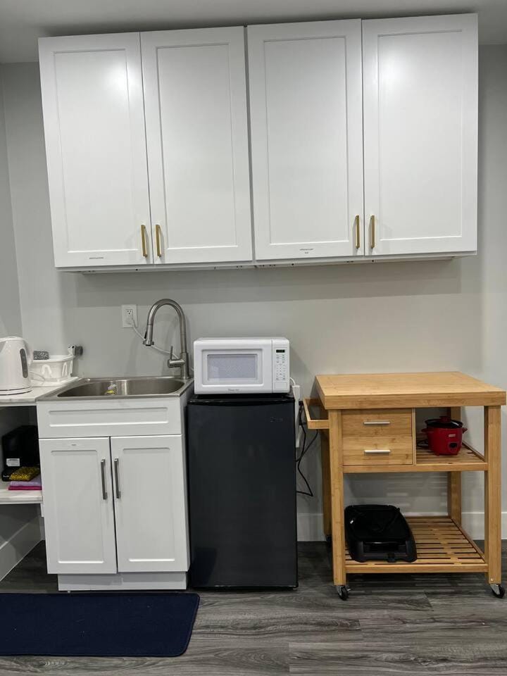 Separate Private Suite+Kitchenette Next to Farm! Vacation rental in Woodland Hills