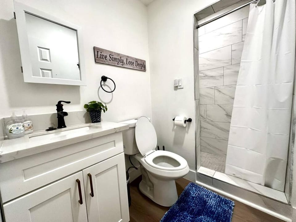 Separate Private Suite+Kitchenette Next to Farm! Vacation rental in Woodland Hills