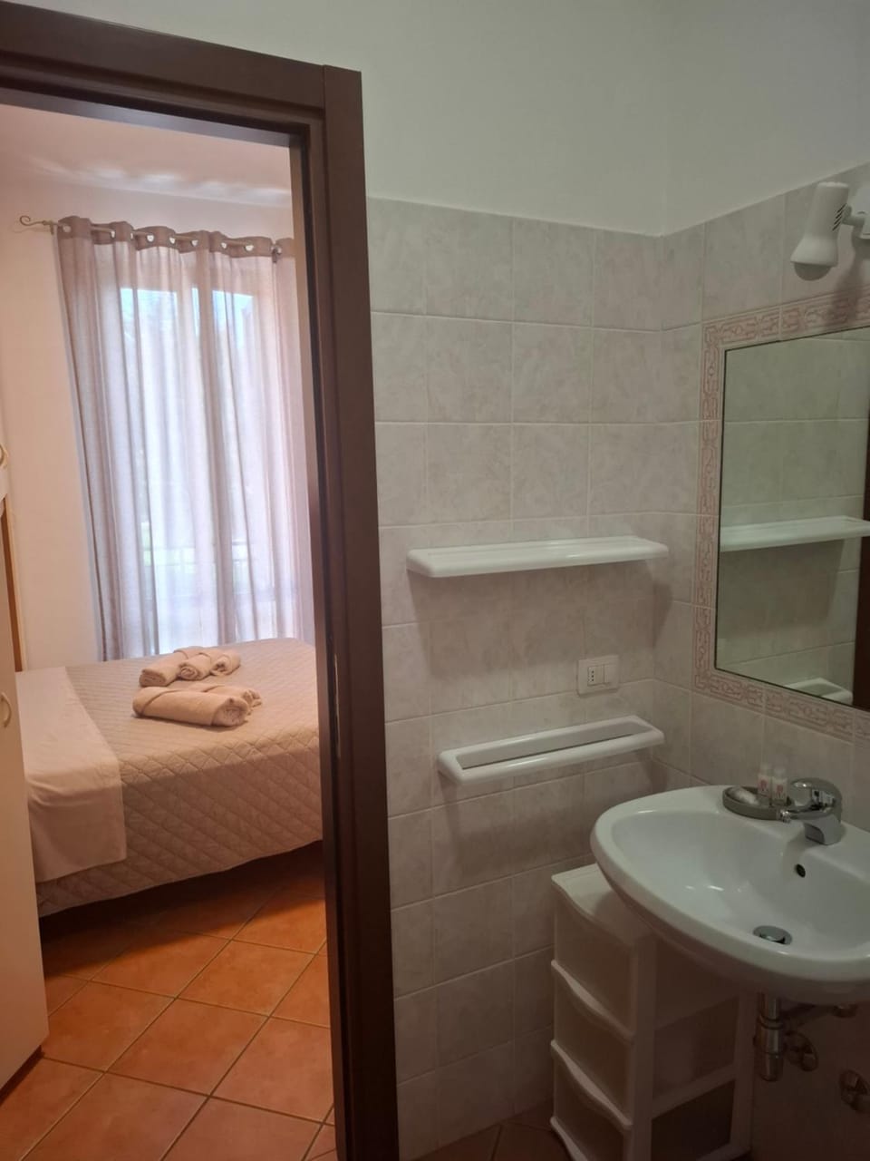 Toilet, Bed, Bathroom, Bedroom