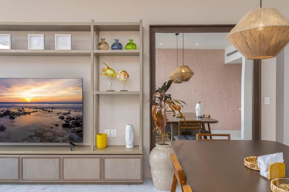 3BR Apartment Beach & Dining Steps Away House in Cabo San Lucas