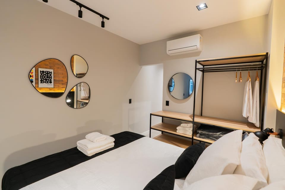 Industrial design - renovated apt - 8th floor Posto 4 Apartment in Rio de Janeiro