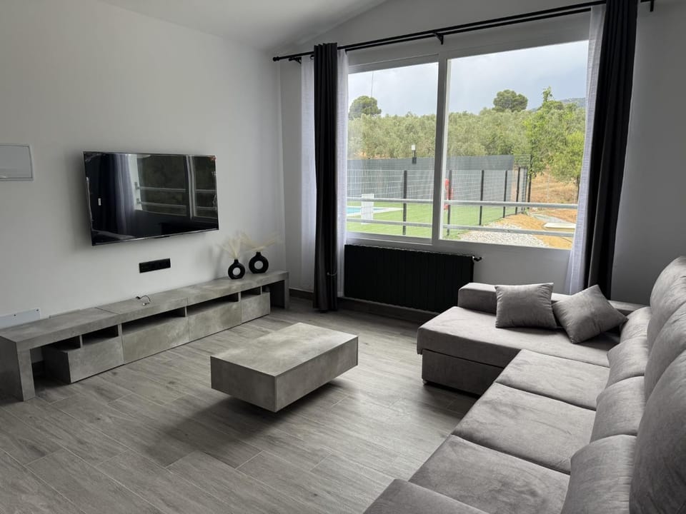 Living room, Seating area, Evening entertainment