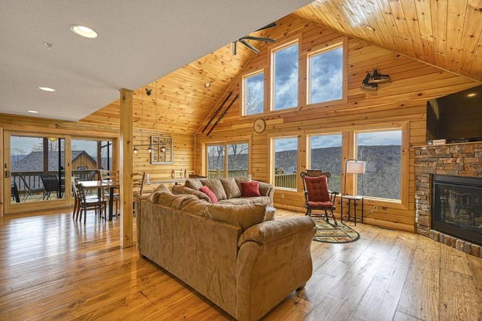 Curb-Free Chalet Chalet in Deep Creek Lake