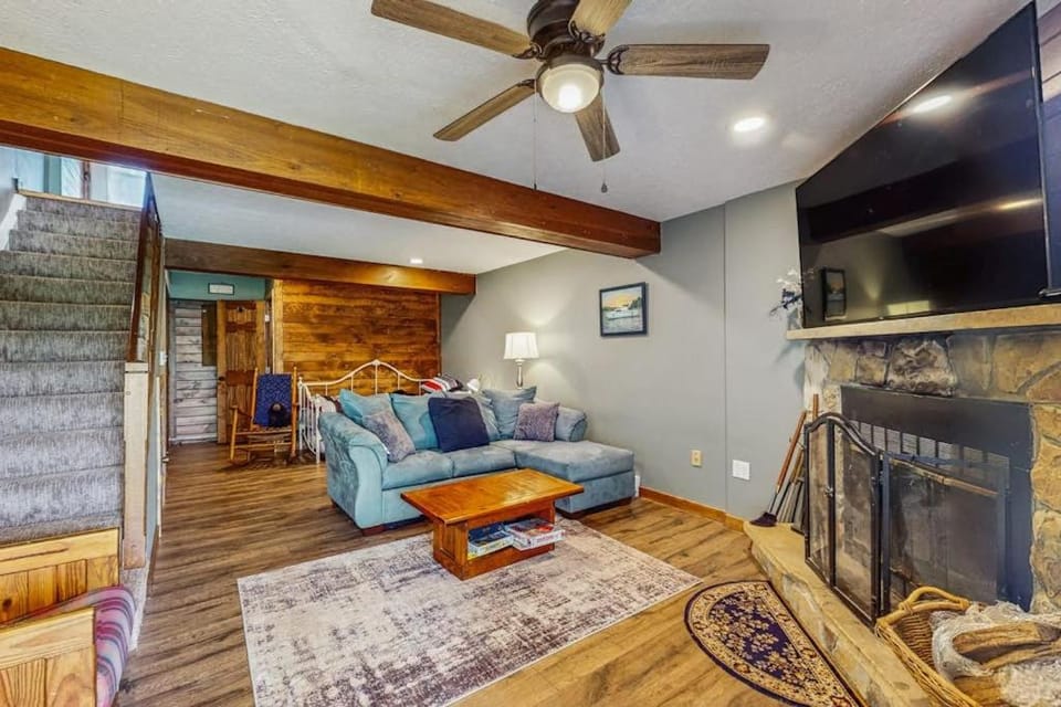 Ski Cove #2 House in McHenry