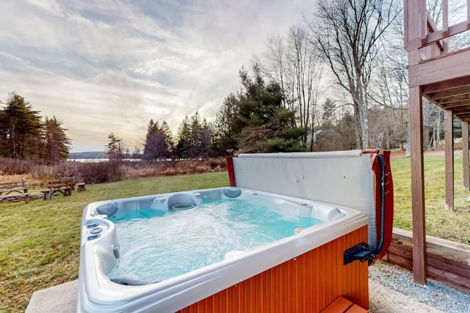 Brown Bear Lodge House in Deep Creek Lake