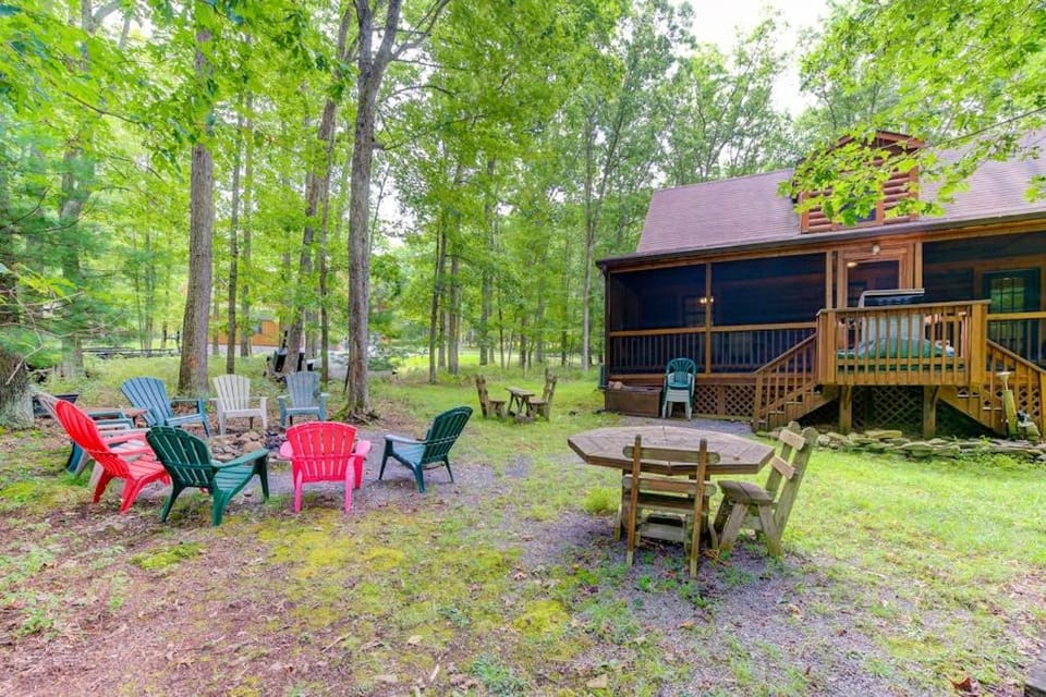Lazy Bear Lodge Chalet in Deep Creek Lake